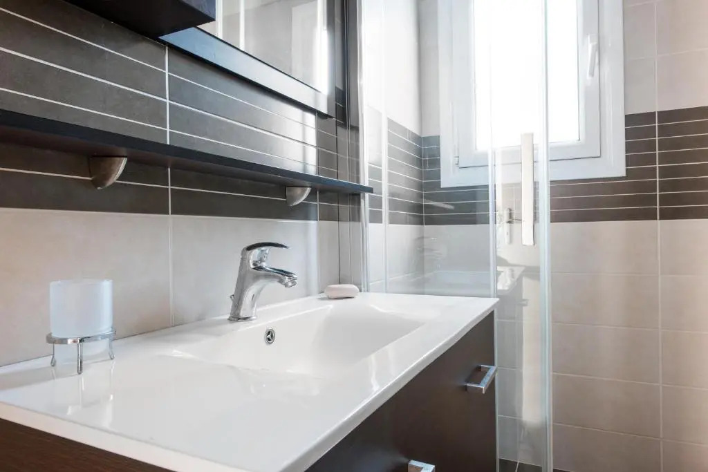 Top floor modern studio in central Koropi