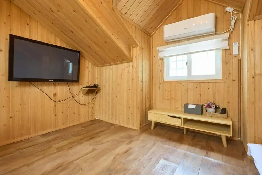 Gapyeong Pool Villa Palace (Newly Built, Dog Glamping)
