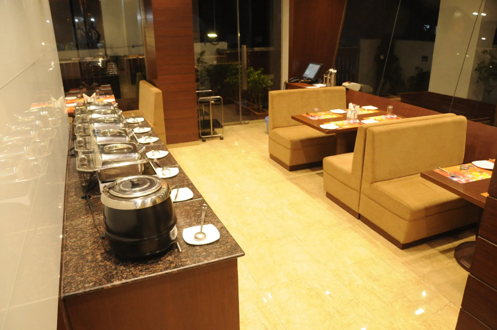 The Altruist Andheri Hotel