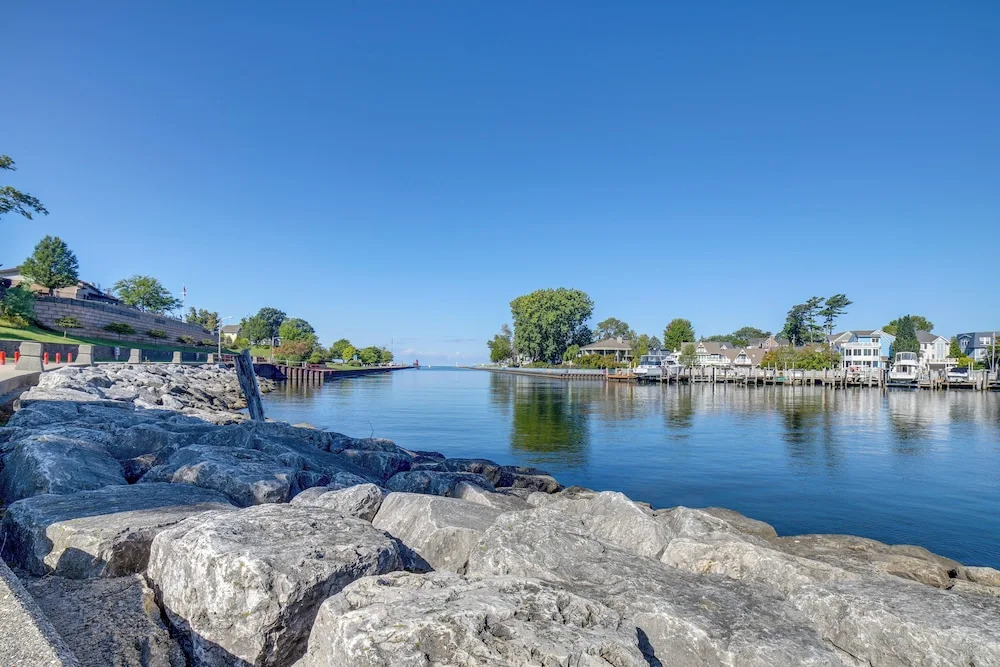 'phoenix Nest' South Haven Condo: River View!