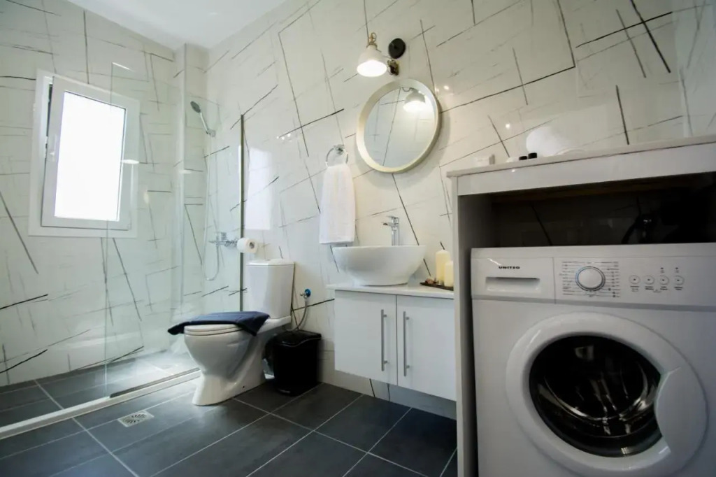 Semes Luxury Apts by Estia
