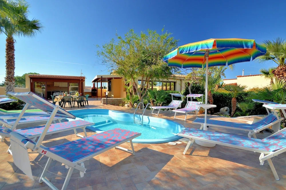 Villa Minoa con piscina