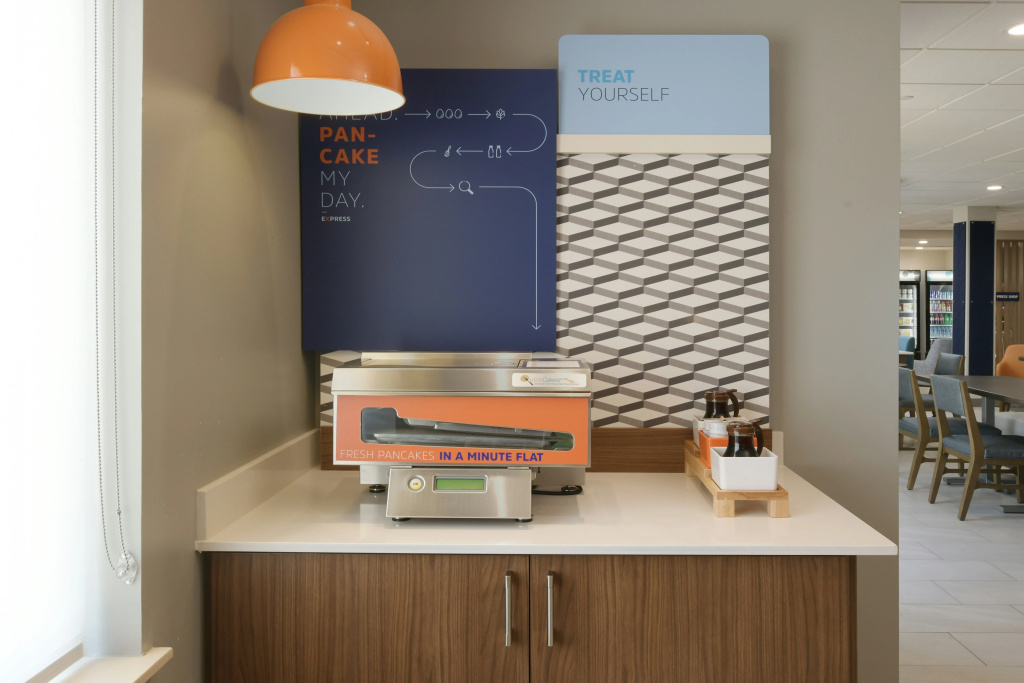 Holiday Inn Express & Suites - Williamstown - Glassboro by IHG