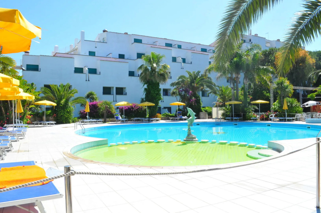 Marina Club Hotel