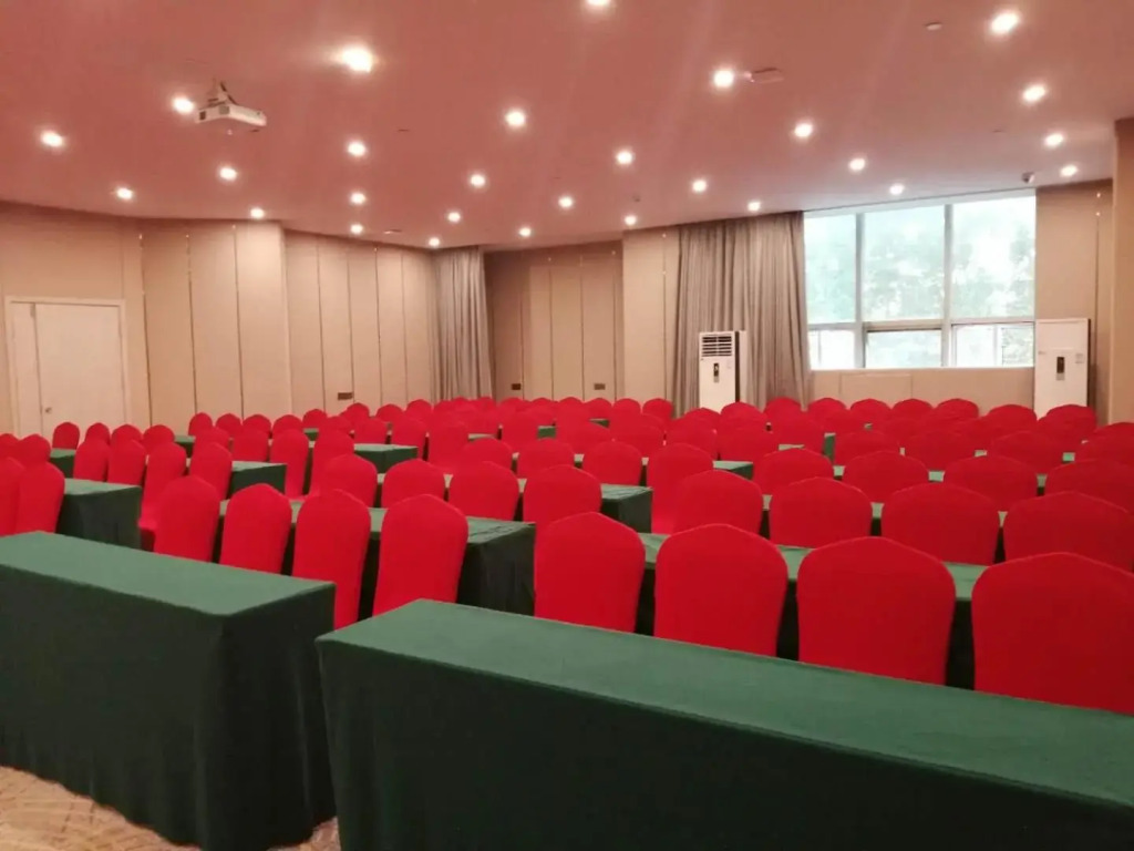 Echarm International Hotel Canton Tower Pazhou Convention and Exhibition Center Lujiang Metro Station Branch