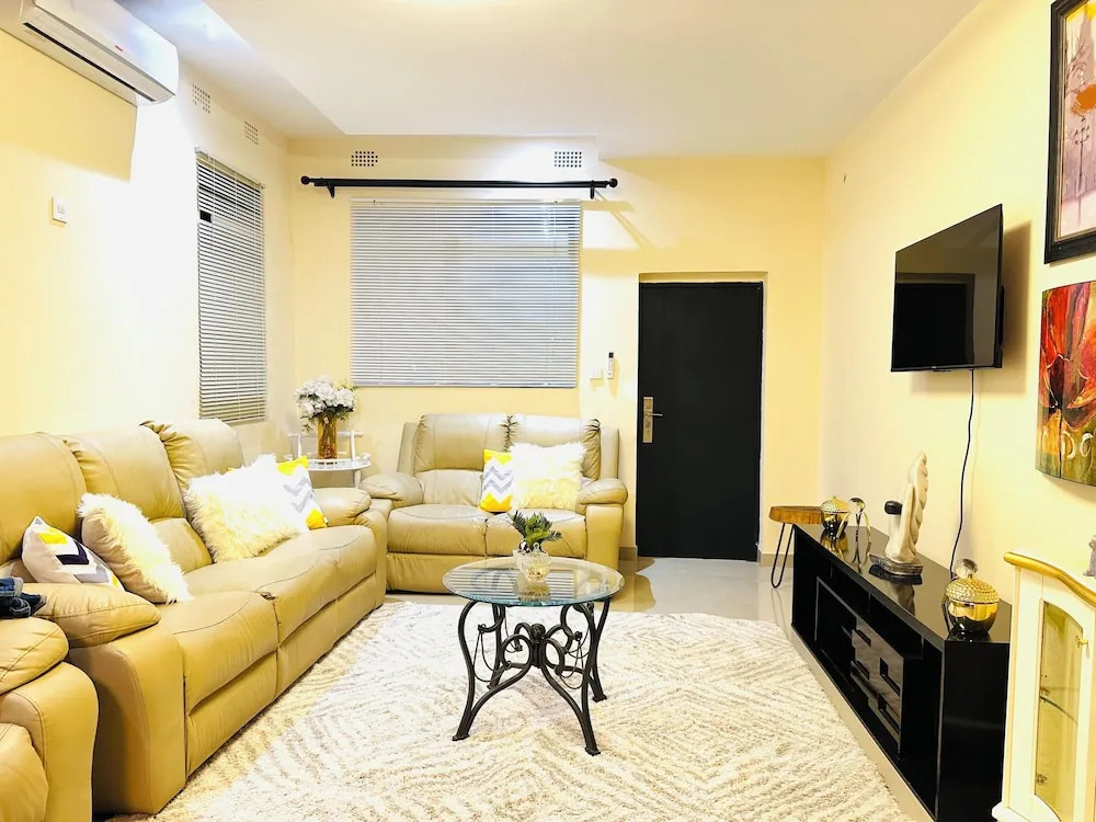 Executive Private Standing apt in Lusaka
