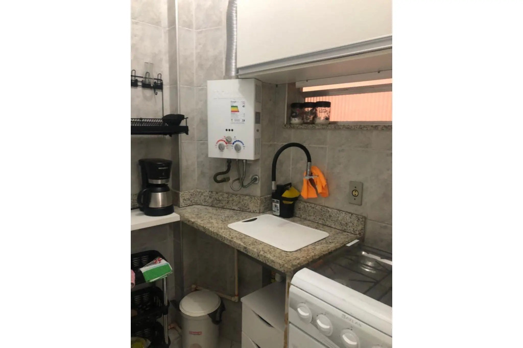 Meio De Copacabana, 200 Metros Da Praia, Posto 5