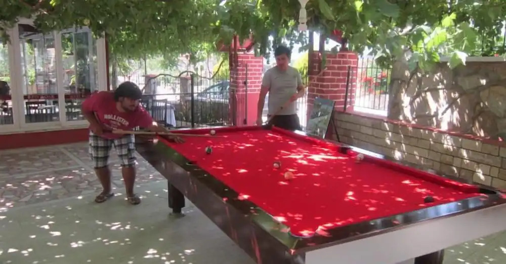 Red Rose Hotel