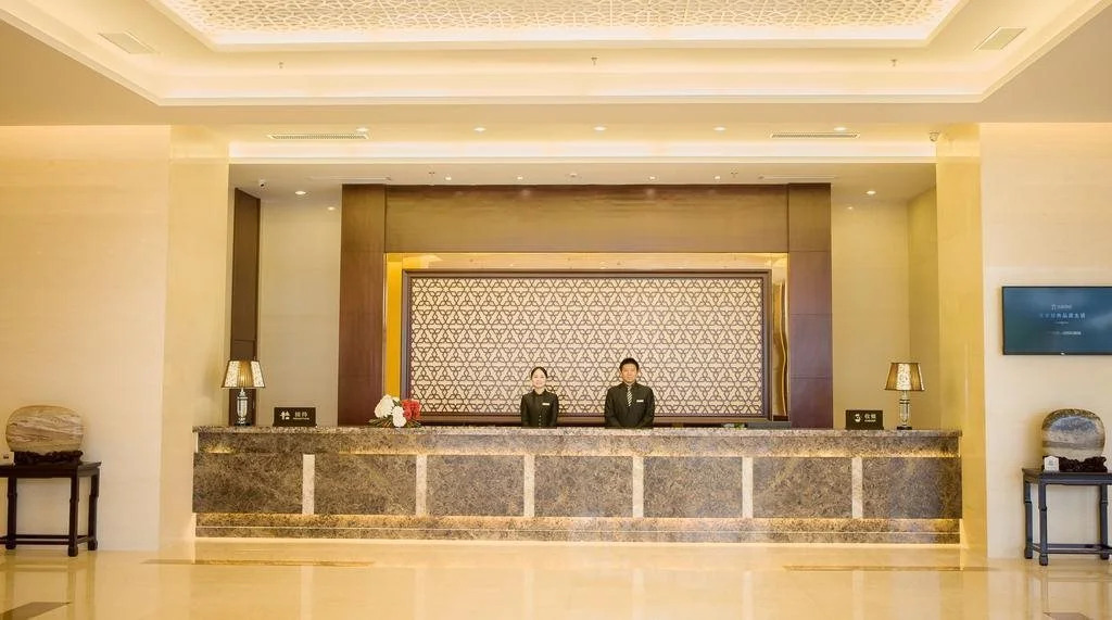 Round Hotel