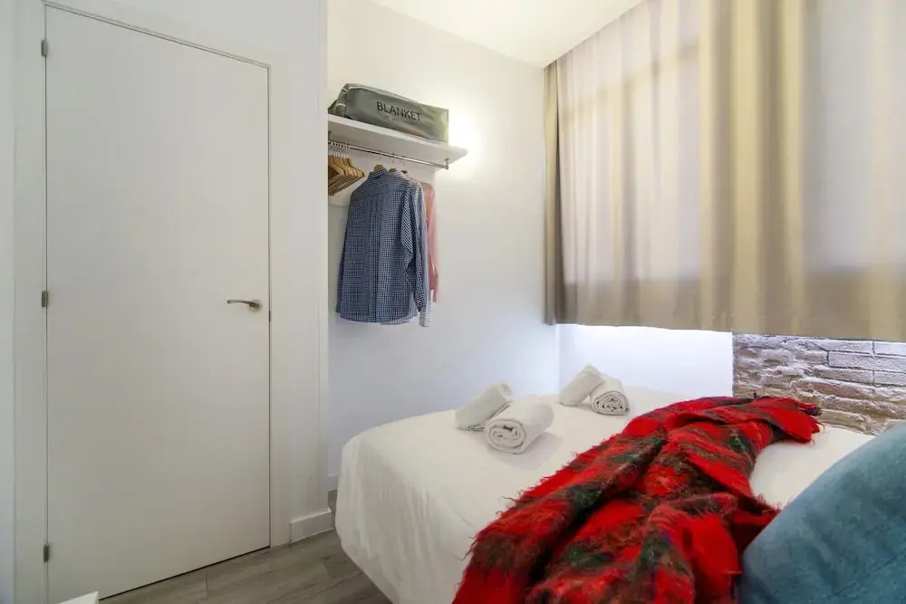 Happy People Sagrada Familia Apartments