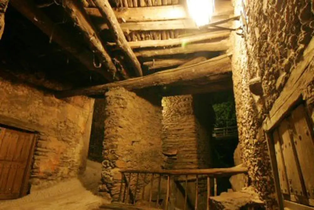 House With 4 Bedrooms in Robledillo de Gata, With Wonderful Mountain View, Terrace and Wifi