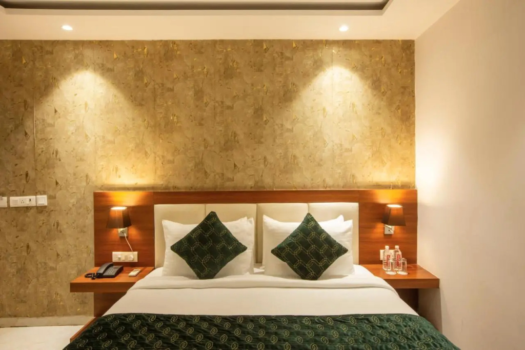 The Plaza Arch Premium - Indira Gandhi Intl Airport