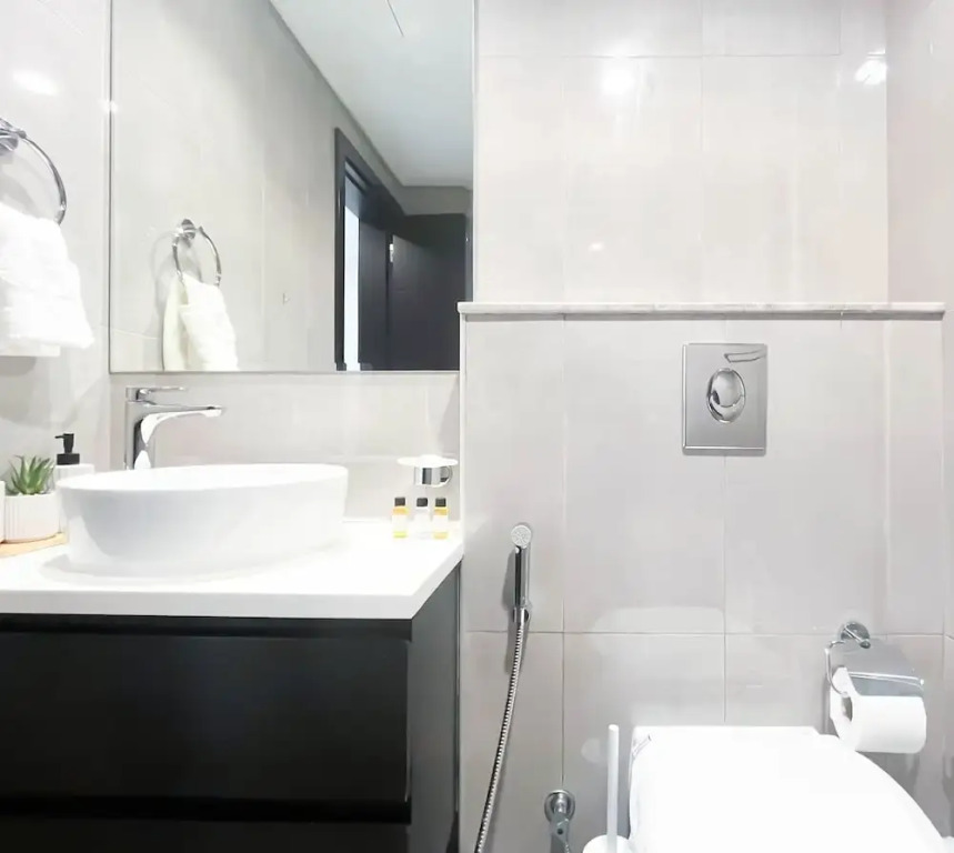Luxury 2BR in Merano Tower Stunning City Views