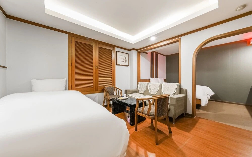 Goyang Karma Hotel
