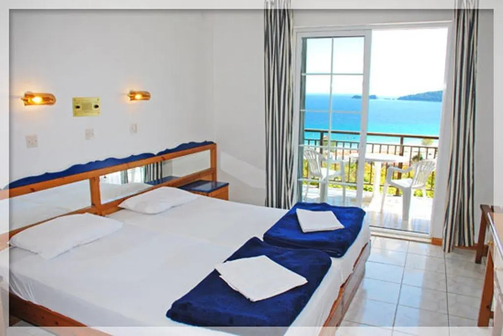 Hotel Emerald and Suites
