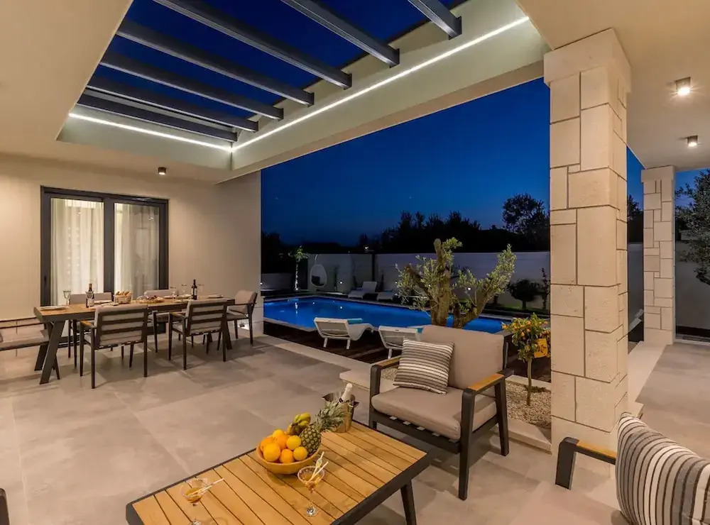 Sophisticated Oasis Residence Villa with Pool