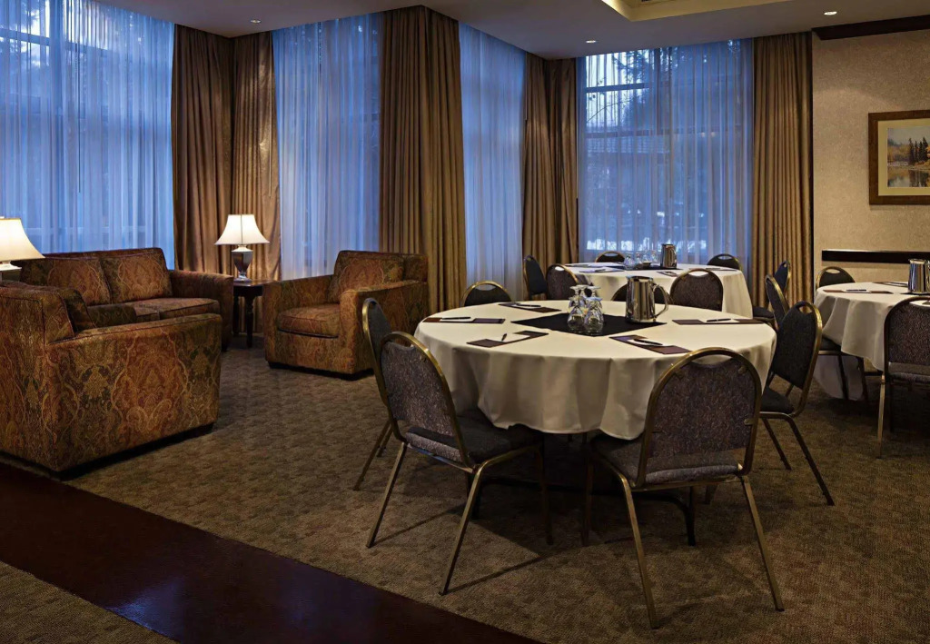 Delta Hotels by Marriott Whistler Village Suites