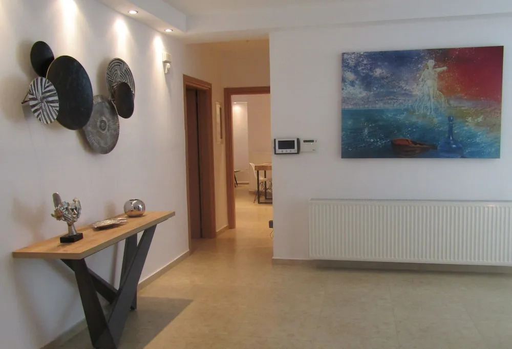 Luxurious Villa Solaris Next To The Beach