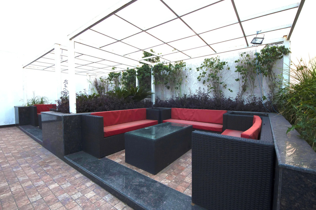 Hotel Le Roi Near New Delhi Railway Station