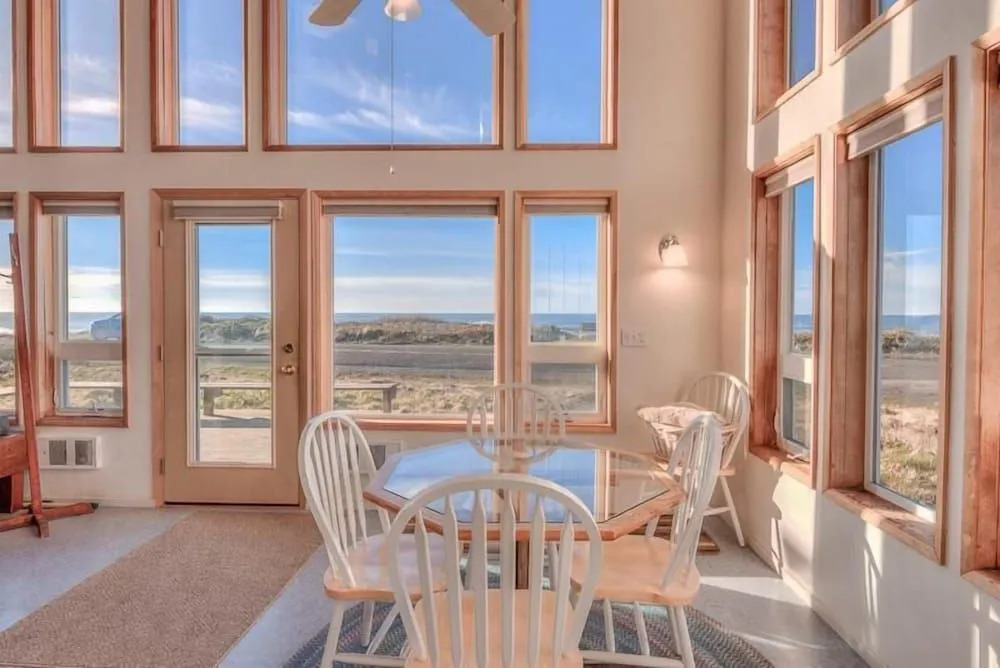 Ocean View and Clawfoot Tub - Charming Coastal Retreat