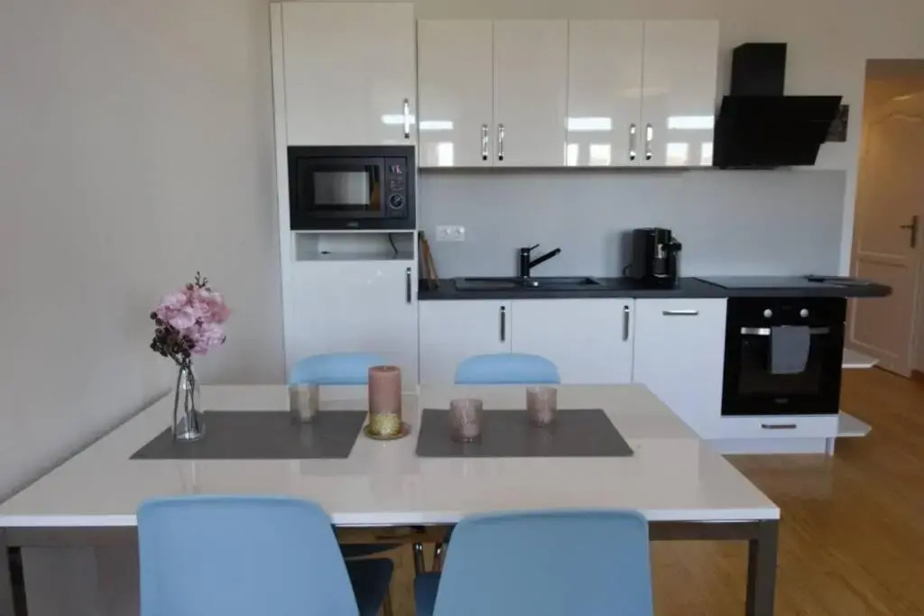 Studio-Apartment between Schoenbrunn & the City Center (28)