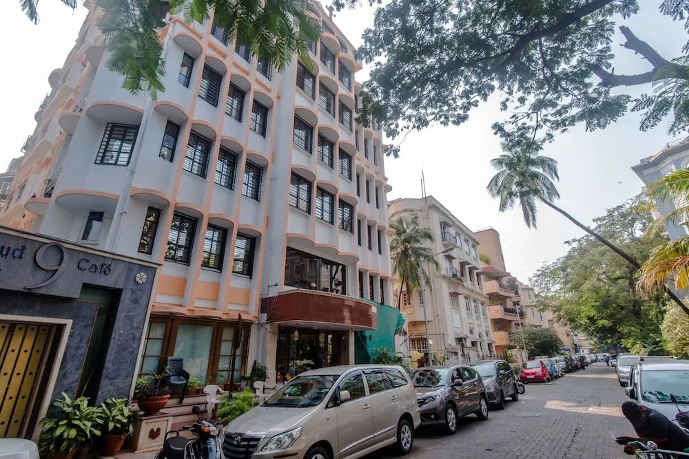 OYO Flagship 15439 Colaba