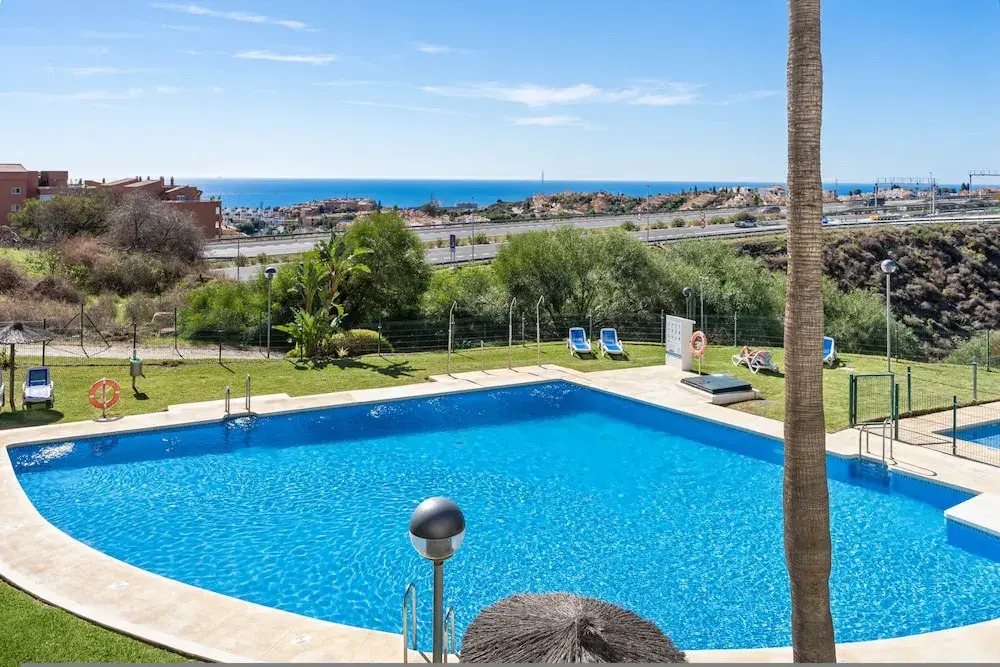 Cozy Getaway With Pool in Riviera del Sol - Ref 99