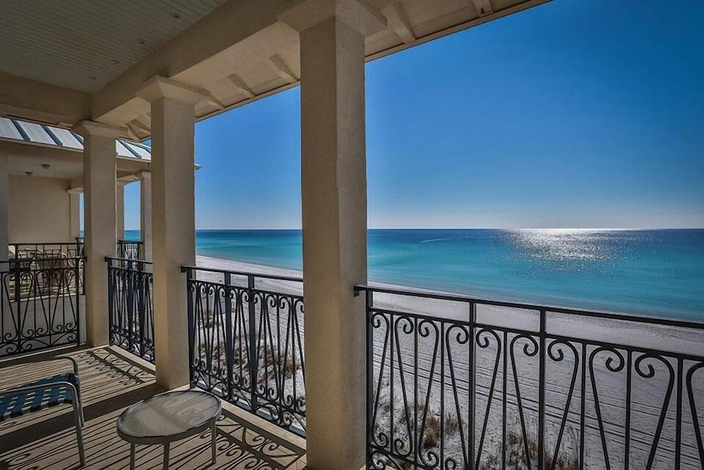 Villa Royale 5 Bedroom Holiday Home by Five Star Properties