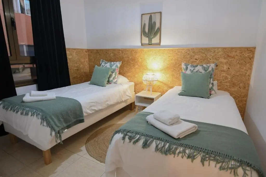 Near the beach - 3Bed - 2bath - Wifi