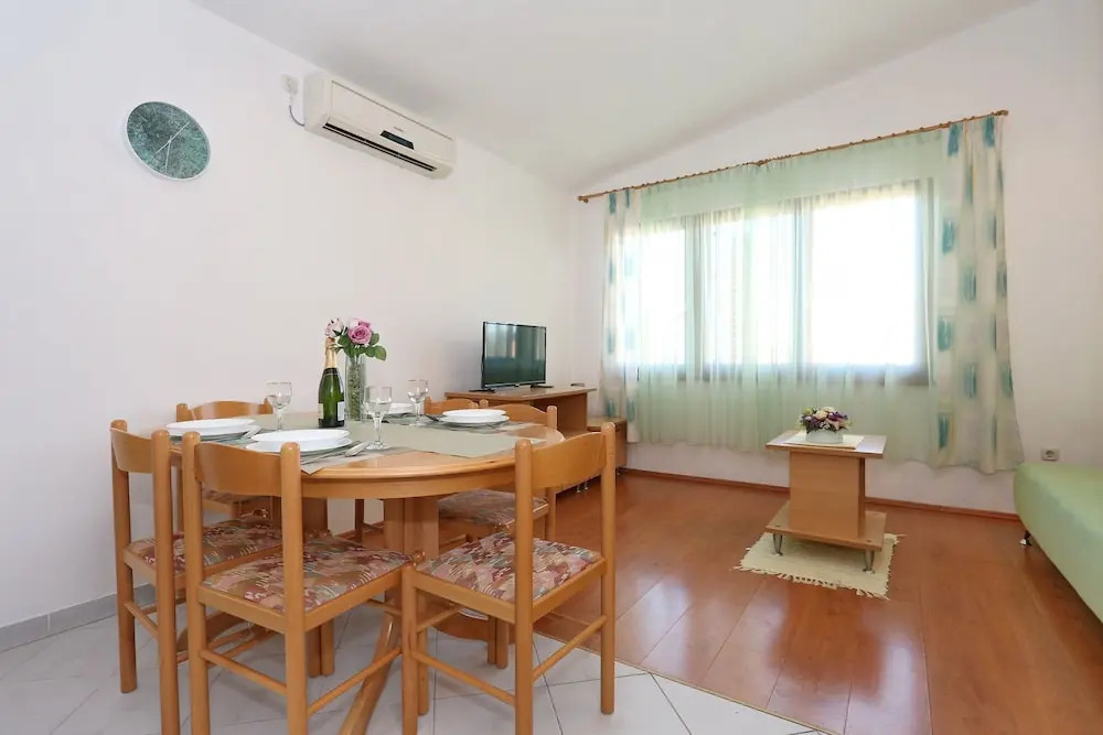 Apartments Goran