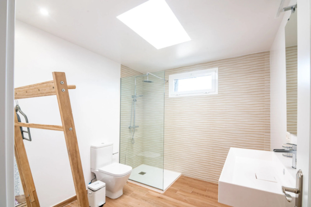 Villa AZAHAR Suites - beautiful and modern 3 bedroom property