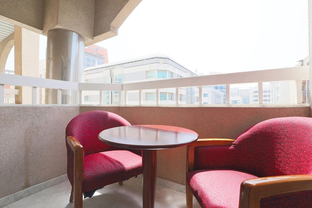 OYO 332 Syaj Hotel