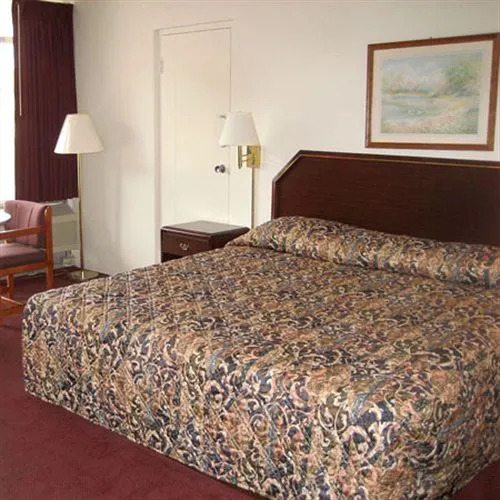 Sands Central Inn Hot Springs