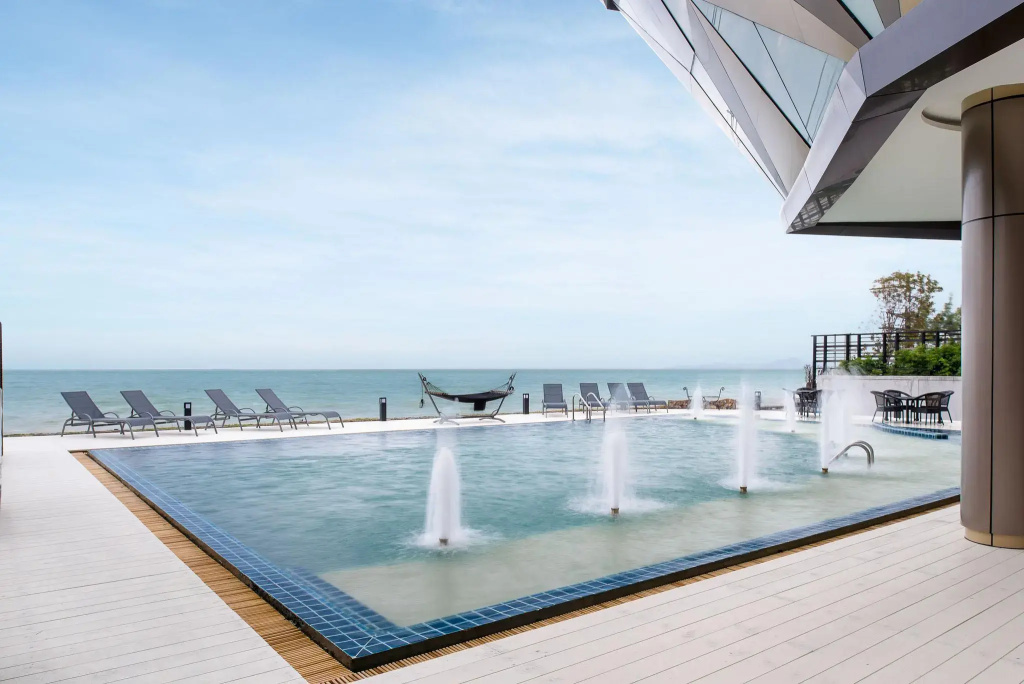Rodina Beach Hotel