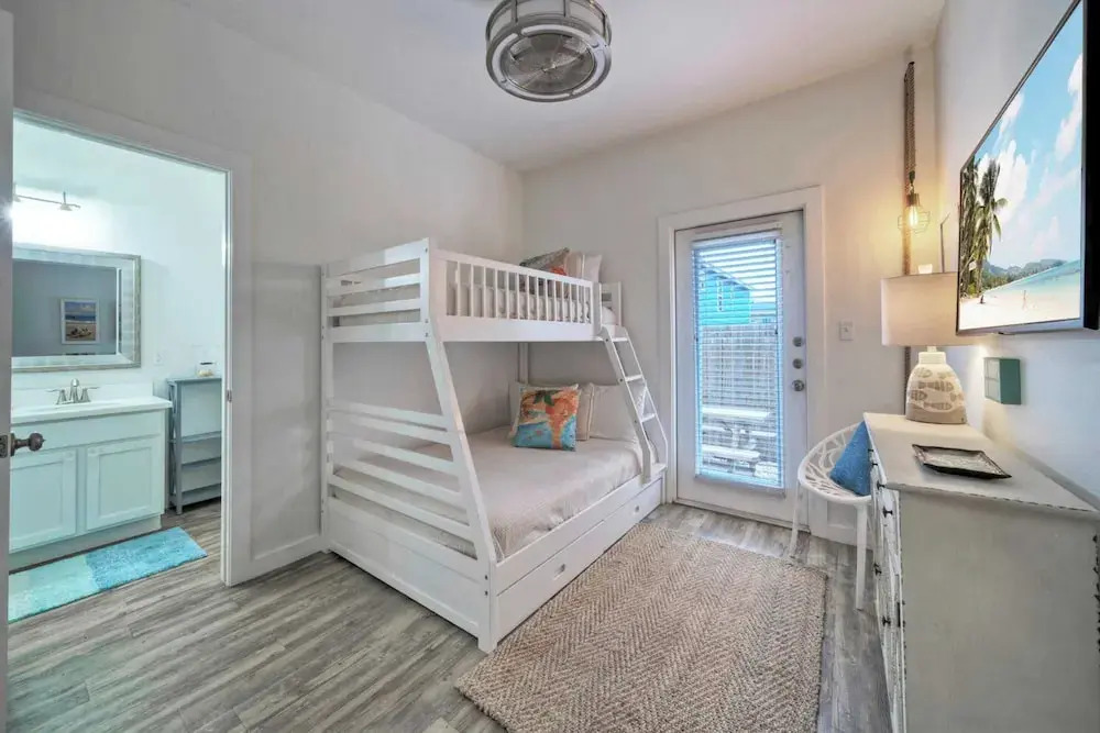 2 Blocks to the Beach, Patio, Resort Pool w/ Slide Tranquil Tides by Avantstay
