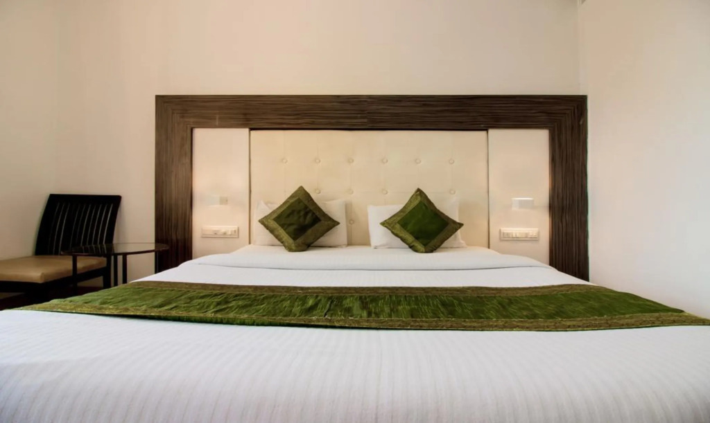 Hotel Golden Nest - Thane