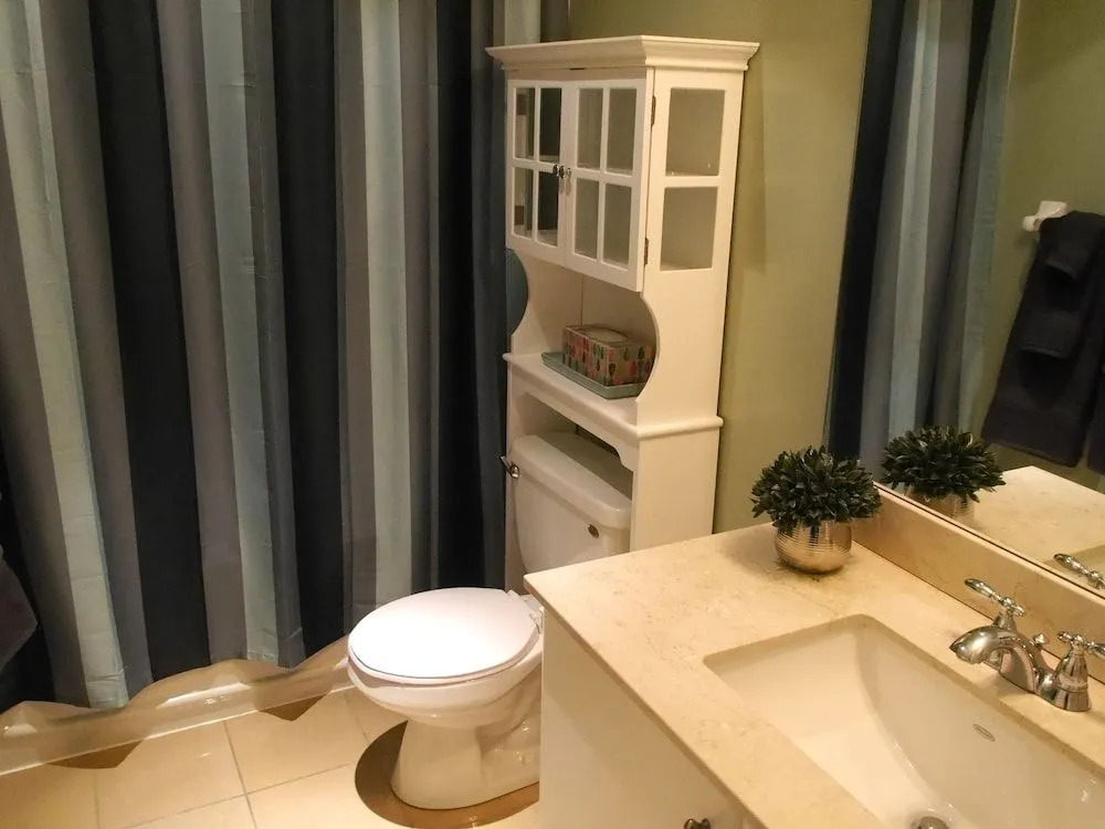 Amazing 1BR Condo in Yorkville