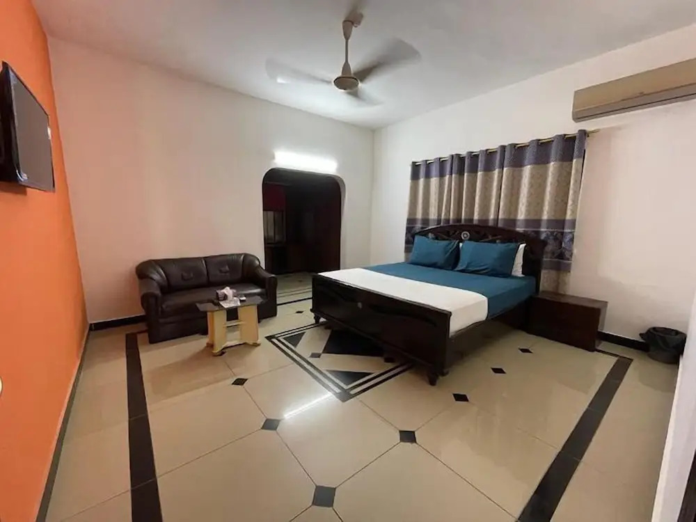 Hotel Defence Inn