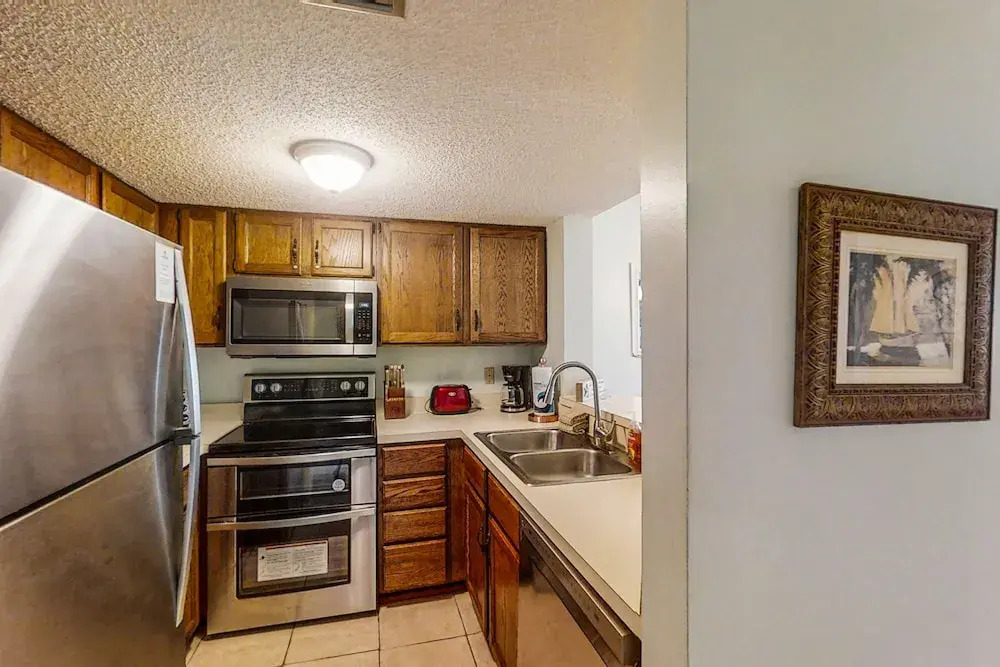 3rd-floor Condo W/fountain Views, Private Balcony & W/d, On-site Pool & hot Tubs