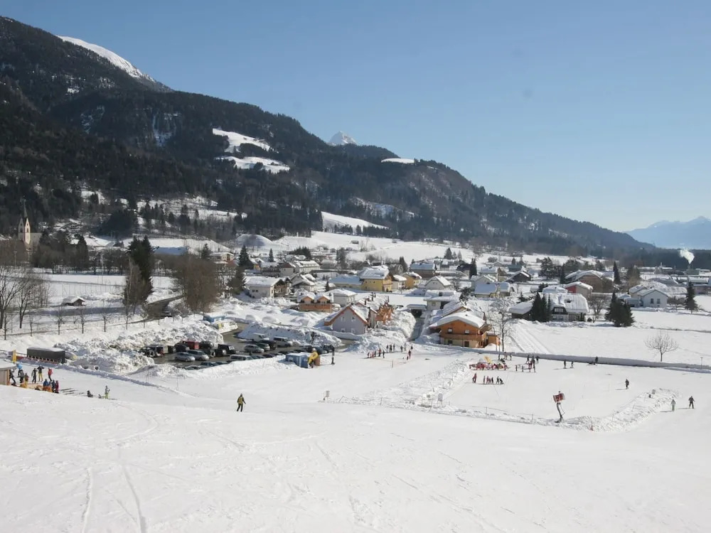 Chalet in Kötschach am Skihang