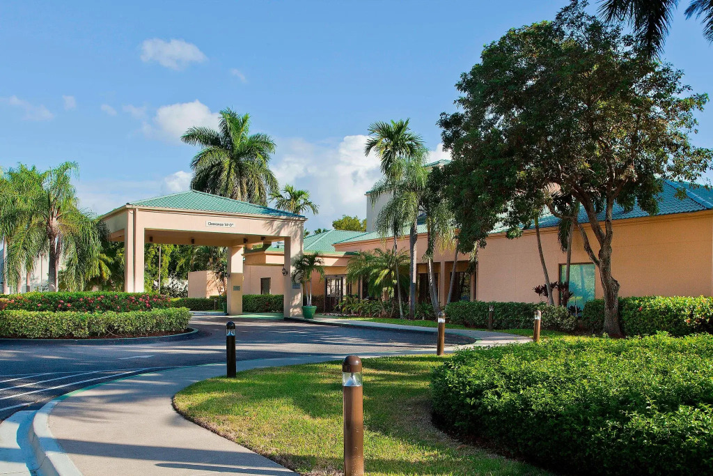 Courtyard Miami Airport West Doral
