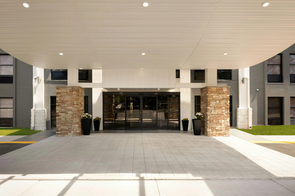Holiday Inn Express Hotel & Suites Lexington-Hwy 378
