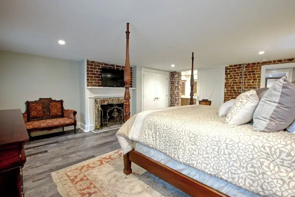 Restored Historic Home 5 BR 4.5 Bath