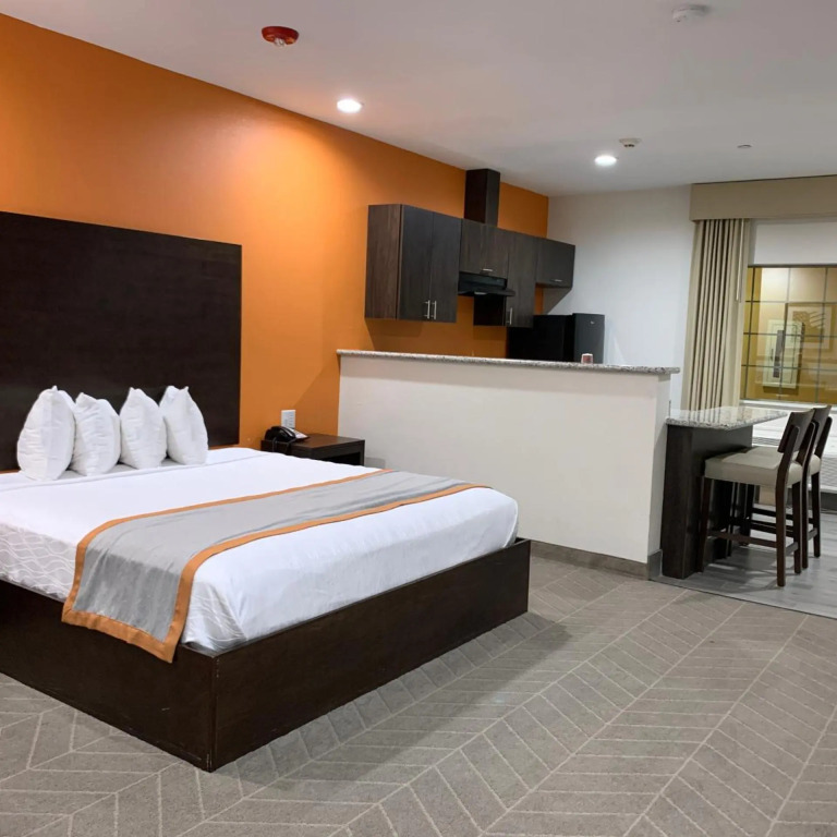 Scottish Inn & Suites - IAH Airport