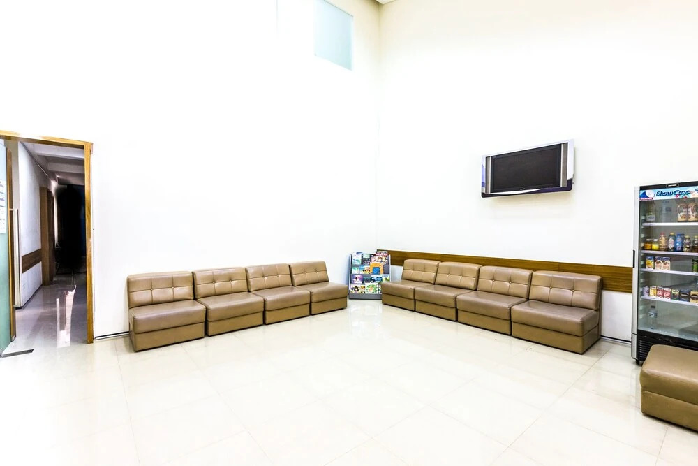 Moes Residence by OYO Rooms