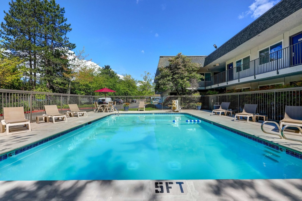 Motel 6-Issaquah, WA - Seattle - East