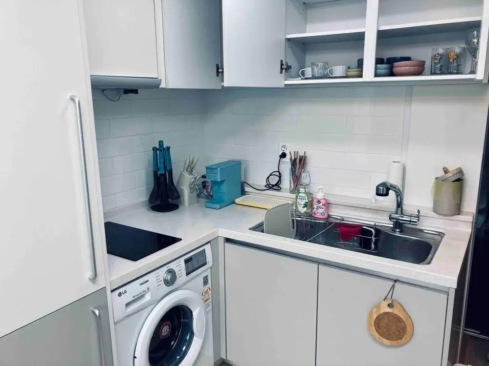 Chic, Modern Apartment Next to Hwagok Station