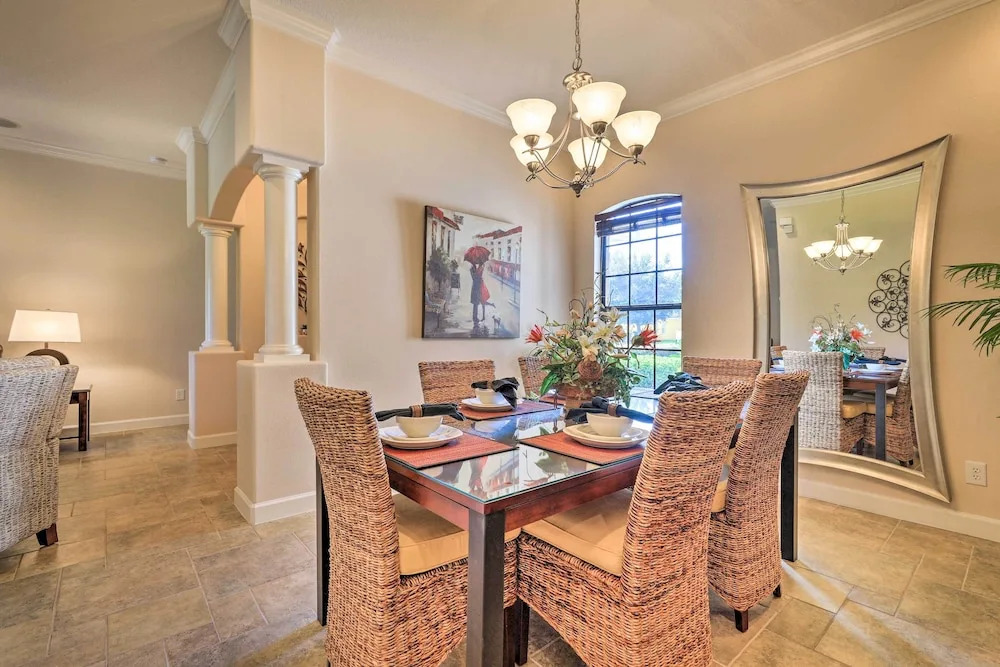 6 Mi to Disney: Gem w/ Pool & Spa in Kissimmee