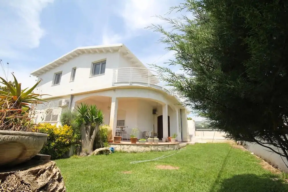 Holiday Villa White