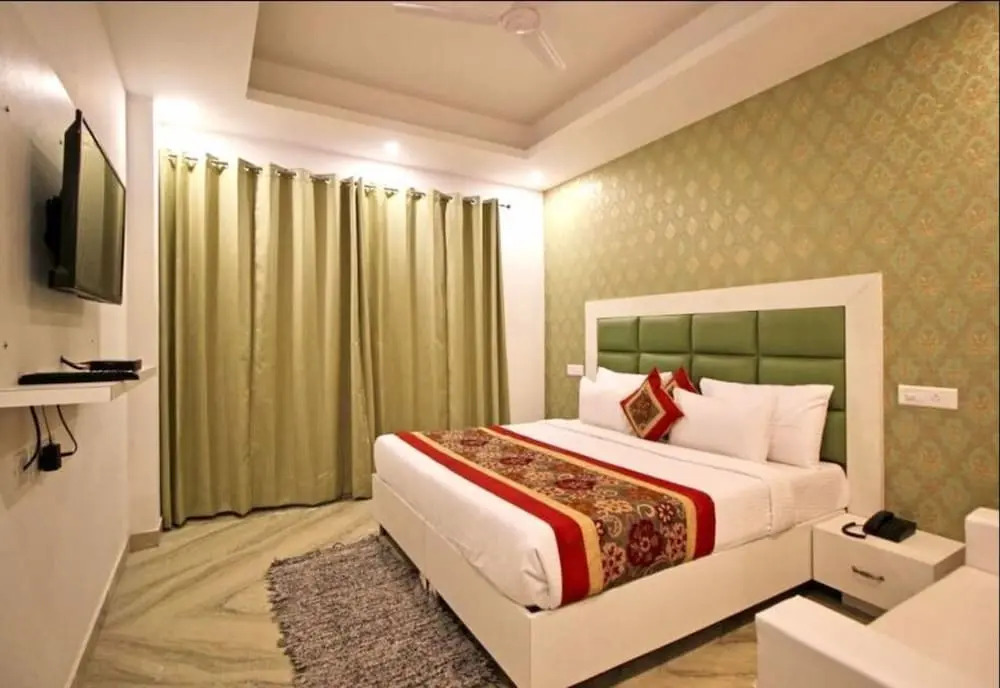 Hotel Callista Inn Sohna Road